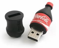 AzaleaMimosa's tweet image. Things go better with a coke ..... #USBdrive #USB #USBdesign