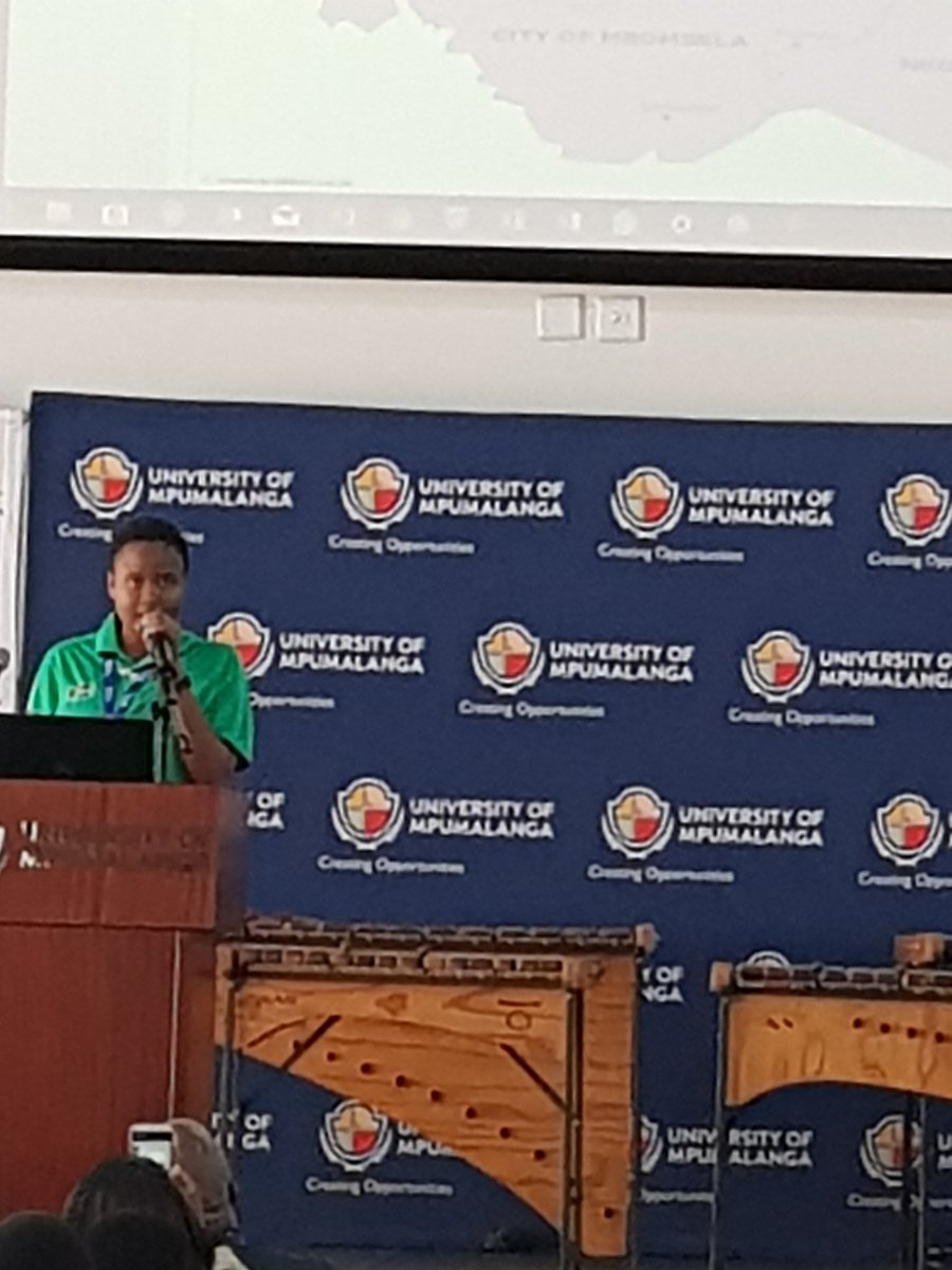 Dsttviljoen's tweet photo. #NSW2018 Fiona Khoza 2017 Eskom Expo winner addressing learners. A real science star. https://t.co/wHnnMELnue