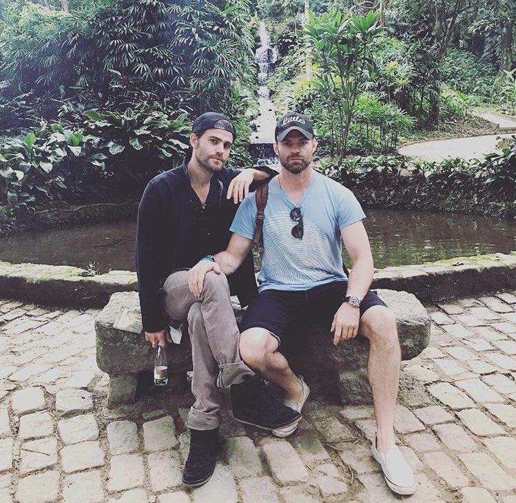 DGilliesSource's tweet photo. So, Daniel and Paul are both in London - are we gonna get some #Paniel pics? - please 😅 [ @paulwesley @danieljgillies ] https://t.co/Hf9ImJ9Q3l