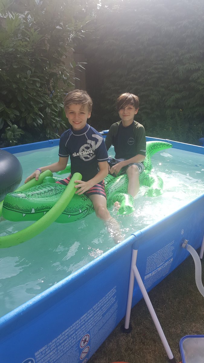 Fun in the sun with these 2 hooligans 😂