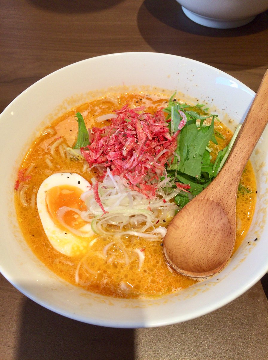 kmfoodmemory's tweet photo. 神保町 オサカナジャック へ！島根メシが食べられるバル。ランチでヌードルとバケットとサラダとコーヒーがついて800円は安い。スープは海老のダシが効いてて上品、穴場。星4.0 #オサカナジャック #神保町 #ビスク https://t.co/HYZZgntZ3W