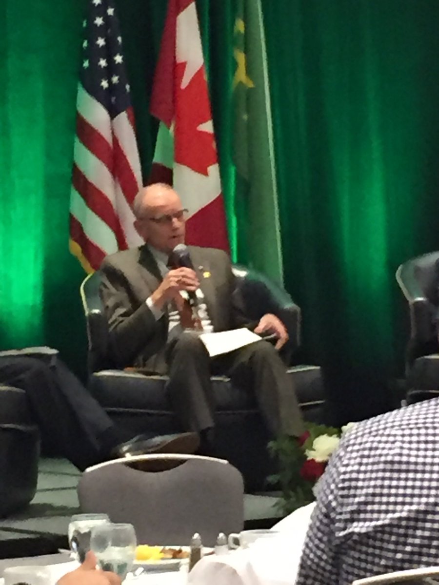 Congrats to <a href="/MNFarmHouse/">FarmHouse UMN</a> alum Tom Kopacek, 2018 Master Builder honoree! Sharing thoughts with <a href="/FarmHouse1905/">FarmHouseFraternity</a> Conclave attendees.