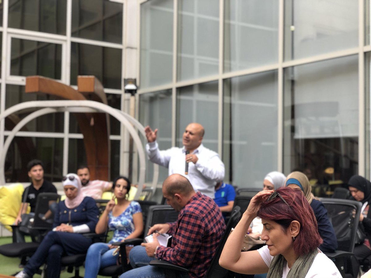 ZINCJordan's tweet photo. لقاء سوشيالجية وجمعة تواصل اجتماعي في منصة زين للإبداع للتحدث عن مسؤولية استخدام وإدارة الصفحات على مواقع التواصل الاجتماعي مع خالد الأحمد و عدي الطويسي!
#SMCJO #ZINCJO https://t.co/uFn3X5Vrzb