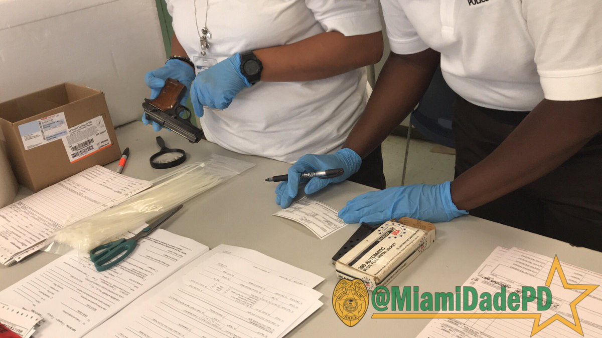 MiamiDade_SO's tweet photo. #HappeningNow: The COMPUTERS FOR GUNS 💻 event is underway at Gwen Cherry Park, 7090 NW 22 Avenue. We will be here until 2 PM. See you here! https://t.co/zHmeJkelNT