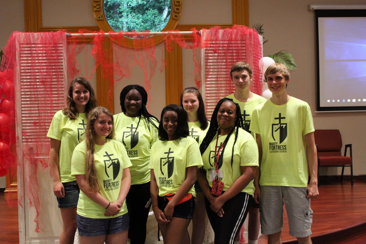 MghtyFrtrssGA's tweet photo. Thank you @WiscoLutheranHS for sending 7 AMAZING students and a WONDERFUL science teacher on a mission trip to assist us with our Science Camp this past week! Hope to partner with ya'll again next year! #mightyfortress #sciencecamp2018 https://t.co/10L4uIsC0J