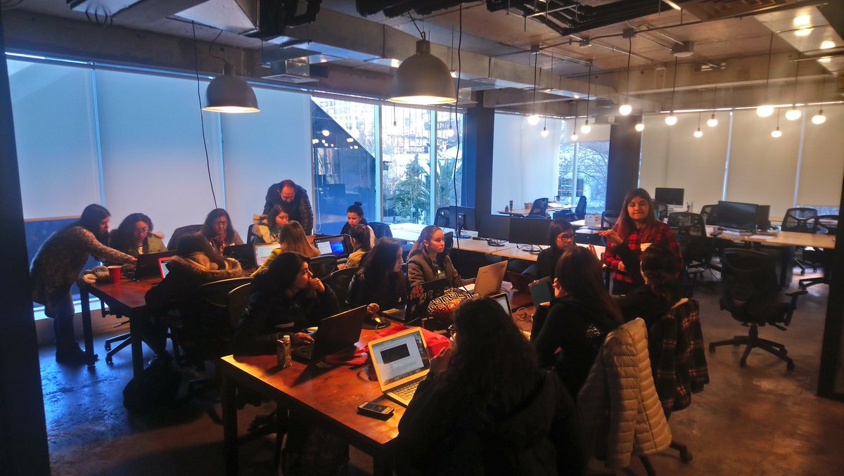 hackgirlschile's tweet photo. Empezando con todo esta 7ma versión de @Hackgirlschile en @launch_coworking #todaspodemos #meatrevoaprogramar
Gracias a @DesafioLatam y @getonbrd!!! https://t.co/Xo6VzdQl2x