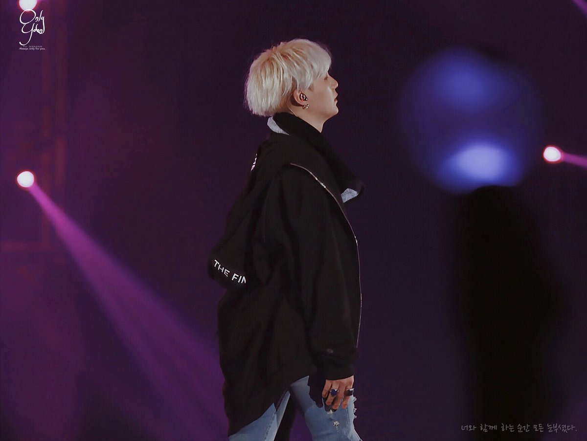 OnlyYoon9339's tweet photo. 너만이.🎆
#방탄소년단  #슈가  #SUGA #민윤기 #윤기
@BTS_twt https://t.co/U4na5FPktQ