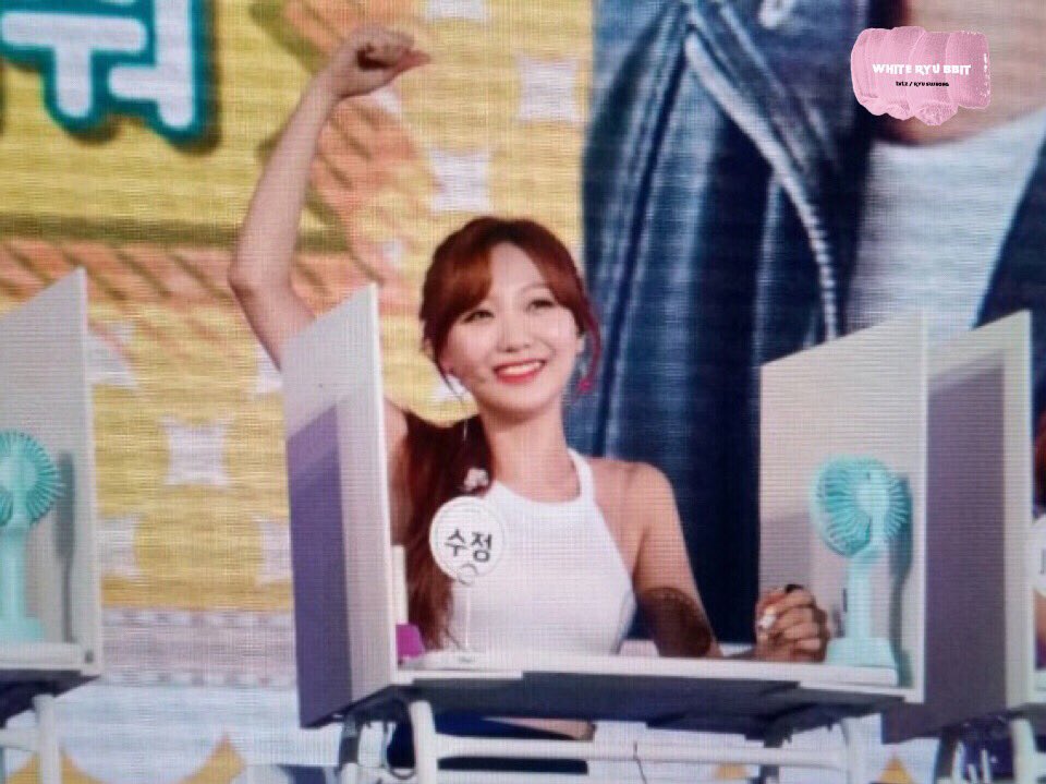WHITE_RYU_BBIT's tweet photo. 180728 러블리데이2 프리뷰
첫콘 수고했어💦
#러블리즈 #류수정 #LOVELYZ #Sujeong
@Official_LVLZ https://t.co/7LSFK8kFJo
