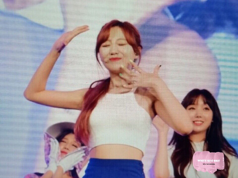 180728 러블리데이2 프리뷰
첫콘 수고했어💦
#러블리즈 #류수정 #LOVELYZ #Sujeong
<a href="/Official_LVLZ/">Lovelyz_Official</a>