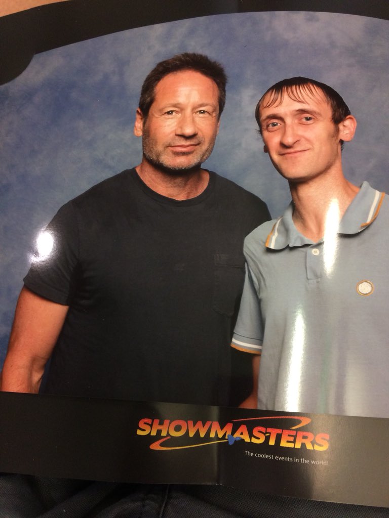 2018/07/28 - David at London Film & Comic Con at Olympia London - Page 2 DjM4_i7X4AAAaLh