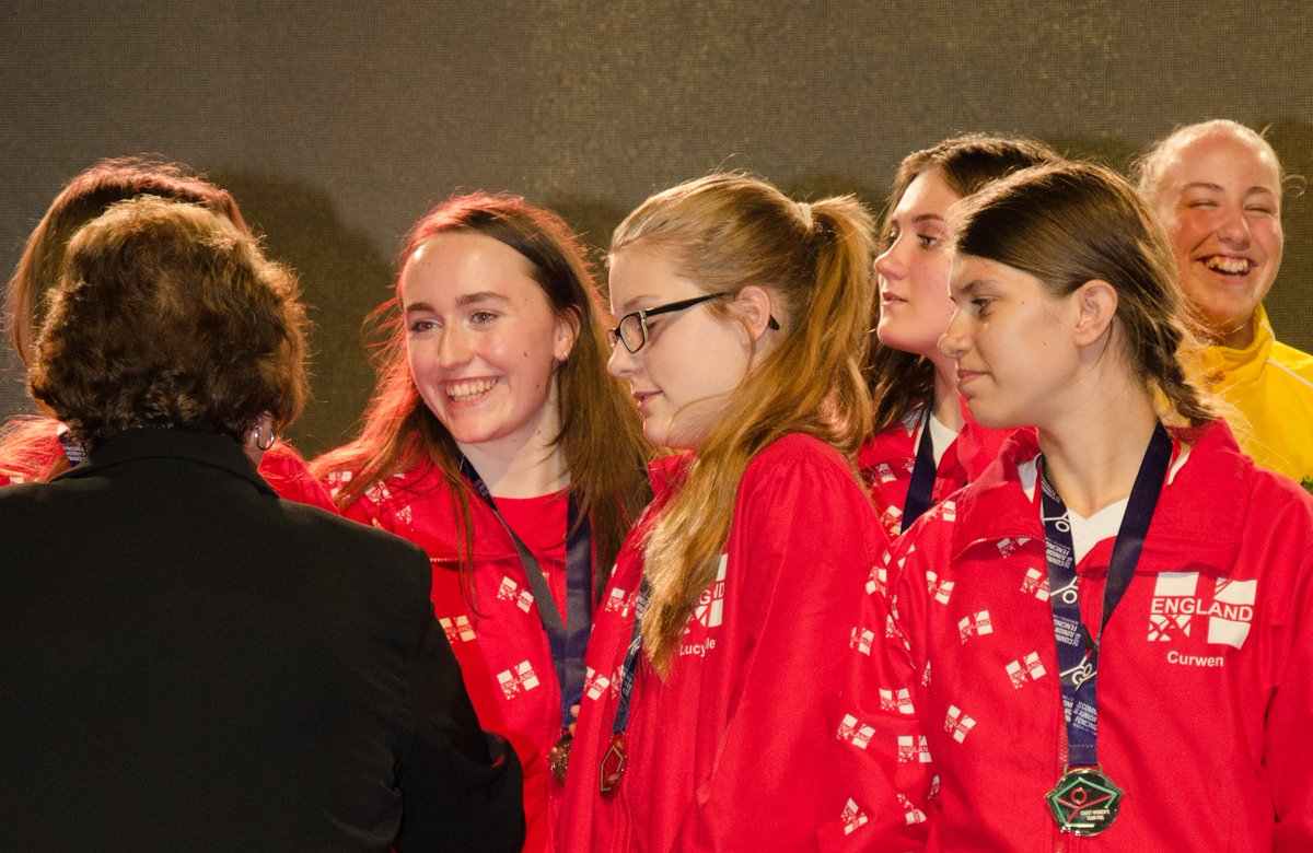 fencingfamily's tweet photo. Silver Medallists at the Commonwealth Cadet Fencing Championship  @cjcfc2018  Big congratulations to Amy, Becky, Bronwyn, Lucy-Belle and Phoebe. Also huge thanks to @EnglandFencing  @BD4Fencing for an incredible event. #fencing https://t.co/IuNgnMyFhH