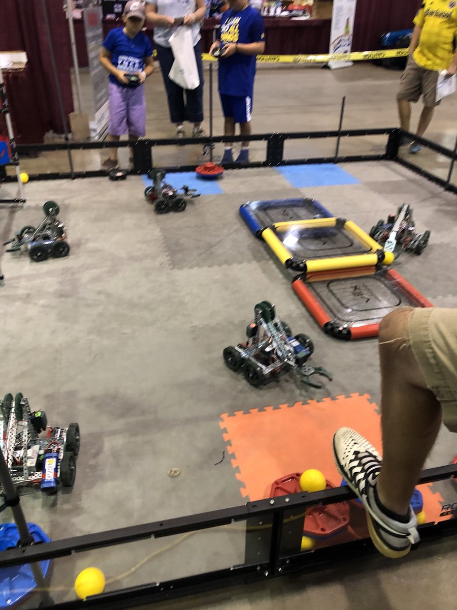 Gah_MS_Robotics's tweet photo. To evolve your craft, you have to spend free time investing in your craft! Spent a fantastic hour @OhioStateFair getting some informal PD with @RobTechLLC learning abound the @VEXRobotics competitions!@GahannaSouth @gahannae @GahannaMSWest @Ms_Holliman @SharonSuriano https://t.co/BoNmw11gh4