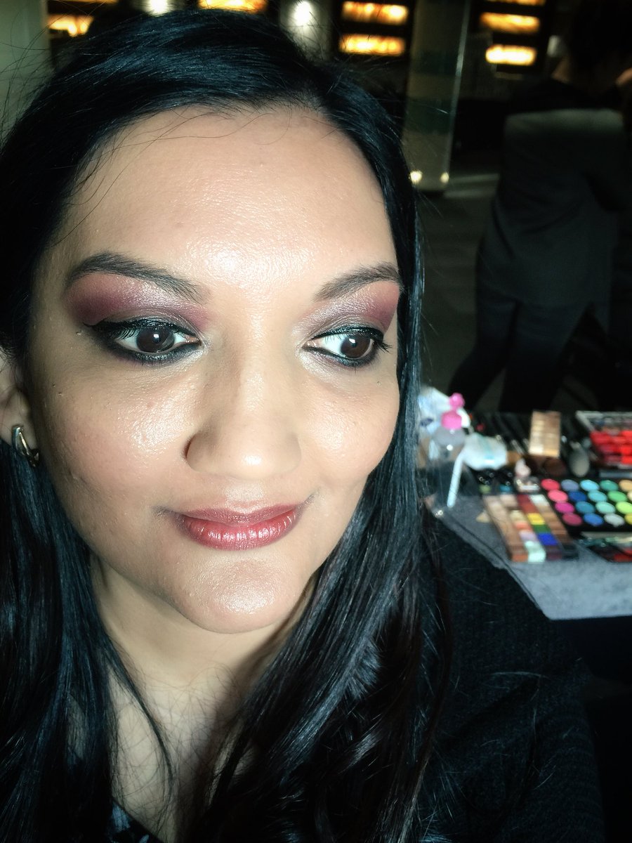 JReadsTheRoom's tweet photo. Ready to shine ✨ Looking so beautiful my friend! @LynetteAnthony @UandBMobile for the @BWACapeTown @BWASANational Awards #CapeTown #WomenInBusiness https://t.co/4cB388rzXb