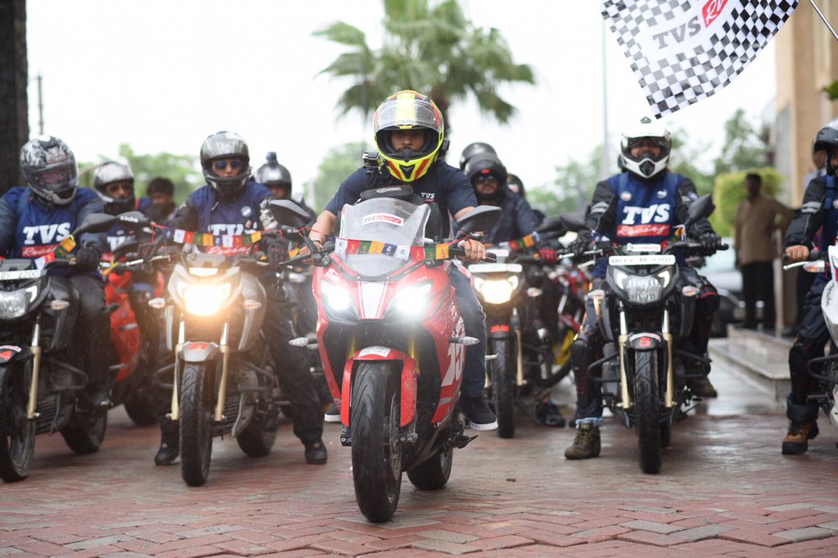 Motoroids_India's tweet image. @tvsmotorcompany #ApacheOwnersGroup’s ‘Race to the Clouds’ Ride Flagged-Off From New Delhi:
motoroids.com/news/tvs-apach…