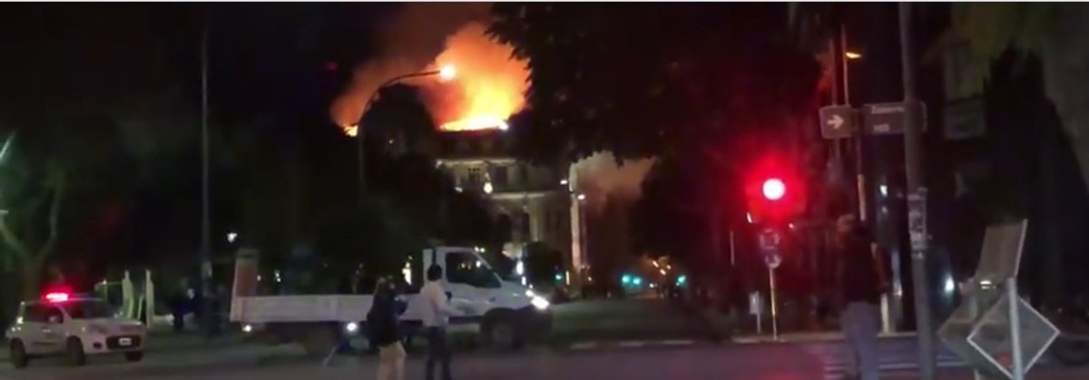 NicolsPons1's tweet photo. defensa Civil, camiones de delegaciones, same, transito... todos los empleados municipales a disposición y al pie del cañón... otra muestra más para que el Ejecutivo tomé nota que esto es lo que levanta y ayuda a la ciudad... https://t.co/sA2wyf8W3R