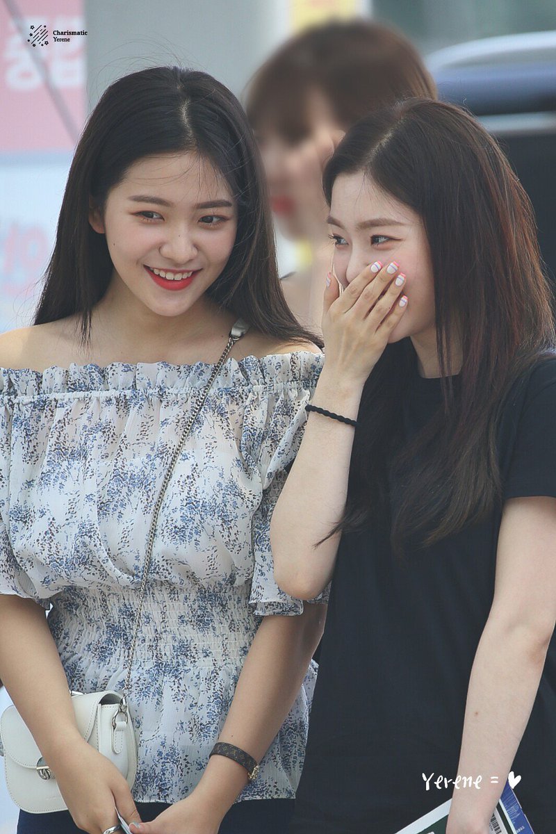 Stardust of March on Twitter Red velvet irene, Feminine