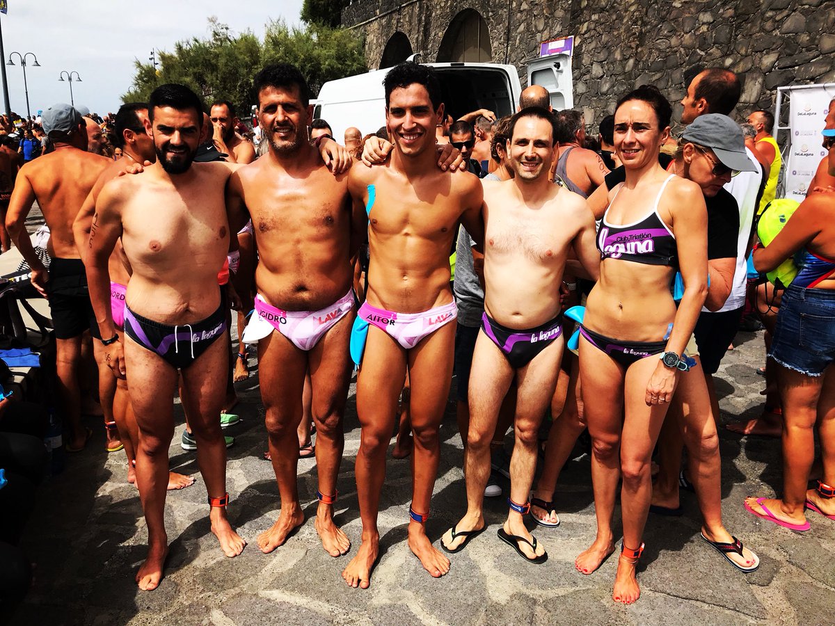 Nuestr@s compañer@s a escasos minutos de participar en la Travesía a nado de Bajamar Punta del Hidalgo. 👏🏼 #Triatlón #Natación #Tenerife #Complejosdeportivoslalagunafit4all #Latiendadeldeporte #Delamofisioterapia #Hotelaguere #Espaciosaludpuertocruz #Bicicletasgil #Canarias
