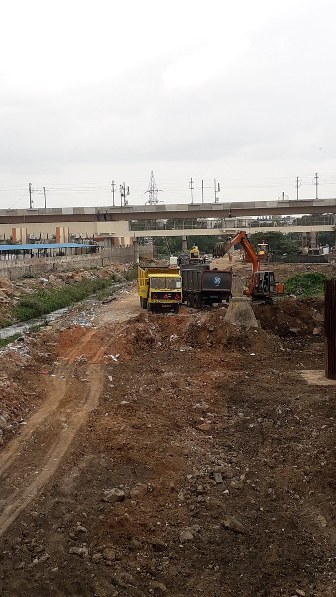 HiHyderabad's tweet photo. Musi River Clean-up in Progress...

@MusiProject @KTRTRS @arvindkumar_ias @GHMCOnline @AC_CandDGHMC @Director_EVDM @musharraf_ias @ZC_Charminar @HydWatch #Hyderabad #MusiRiver https://t.co/i2jFYhhlPT