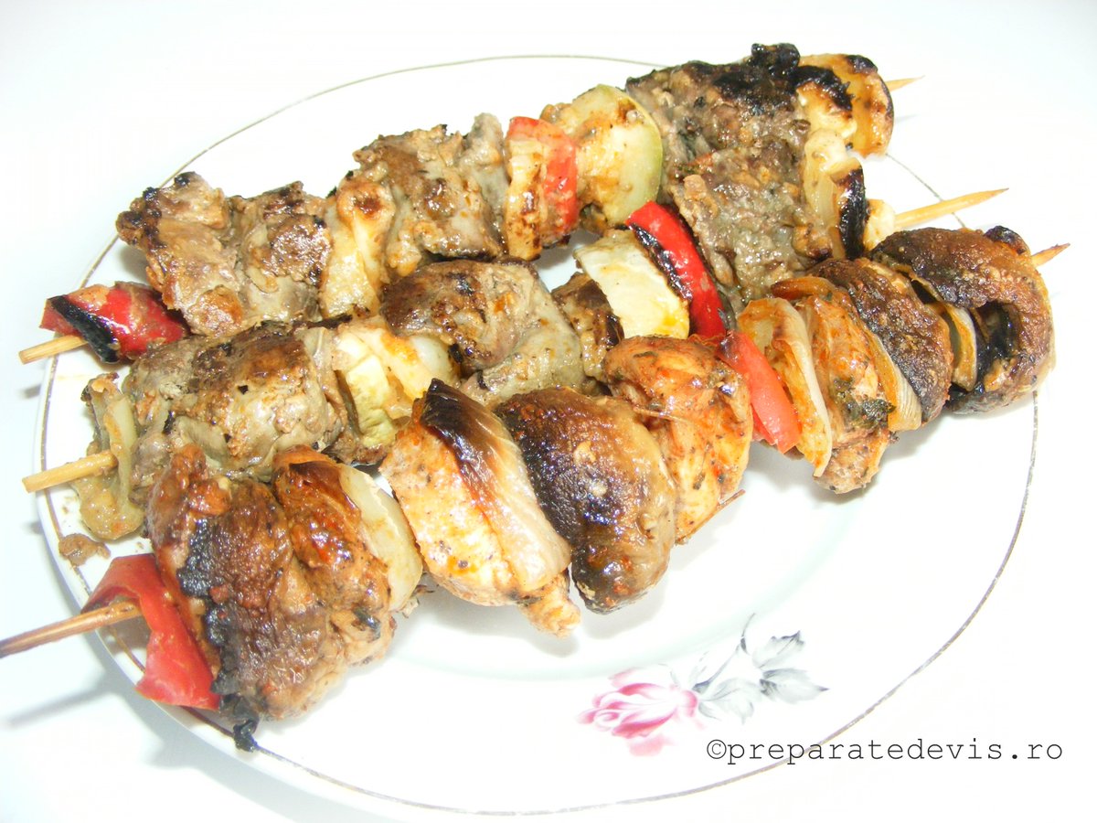 Preparatedevis's tweet photo. Frigarui cu ficatei de pui
#recipe #food #grill #skewers #chicken #preparatedevis #retete #mancare #gratar #frigarui
https://t.co/SduTZOxWk6 https://t.co/e0aC2KiDOr