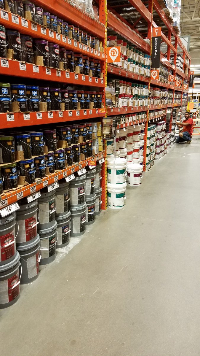 Fernando working his magic in D24!! <a href="/THD6218/">Home Depot 6218</a> <a href="/ShayThomasTHD/">Shay Thomas</a> <a href="/DianeRaymond26/">Diane Raymond</a> @PCardonaJ @ftyrell820