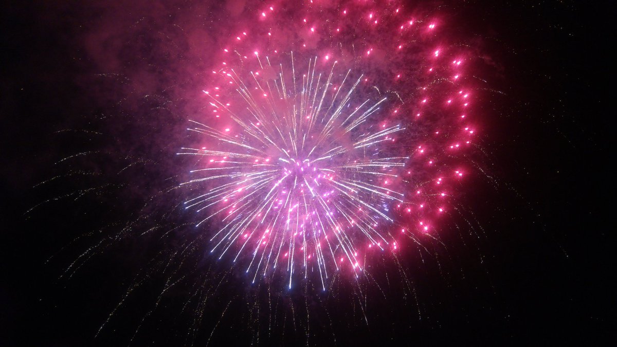 txuscruz's tweet photo. Ahir @pirata_omar durant els focs de #LesSantes una colla exigia una #CursaAPel per a la festa de Mataró #orgullpremianenc #sompirates #TonidelaLola #piratesipremiamencs https://t.co/BNYmEMiPVf