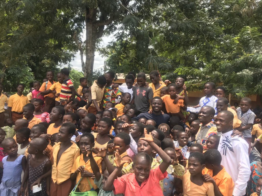 NtimFordjour's tweet photo. Dual desks and Teachers furniture donated to ensure all 1,500 pupils and teachers of Assin Kruwa Basic School & Ochiso Basic School, have decent seats for quality teaching and learning #iServeMyPeople #iRepJesus https://t.co/9iFNc6wGHw