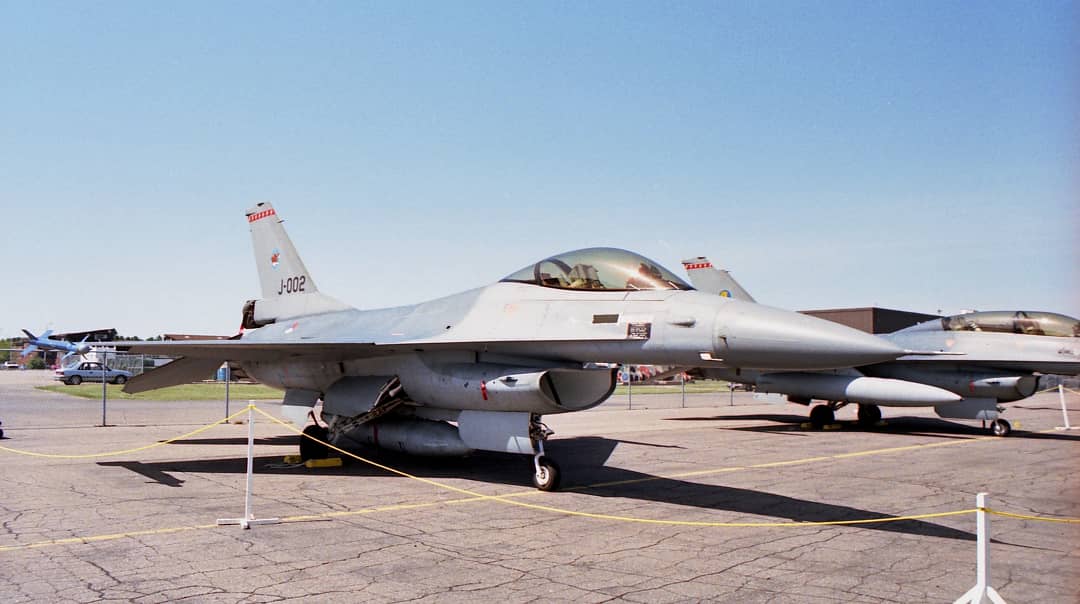 HalifaxAuthor's tweet photo. A General Dynamics F-16 Fighting Falcon of 313 Squadron Royal Netherlands Air Force at CFB Greenwood, Nova Scotia's Open House many years ago. The first Dutch built F-16 flew onΒ May 3 1979. @LockheedMartin @RCAF_ARC #dutchairforce @AirShowAtlantic @ACAMuseum @YAWMuseum https://t.co/QiH9FD1bhu
