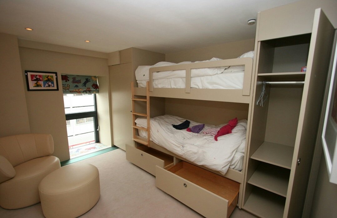 Built in bunk beds with storage space below and wardrobes
#eastdulwich #dulwich #bespokecabinetry #woodworking