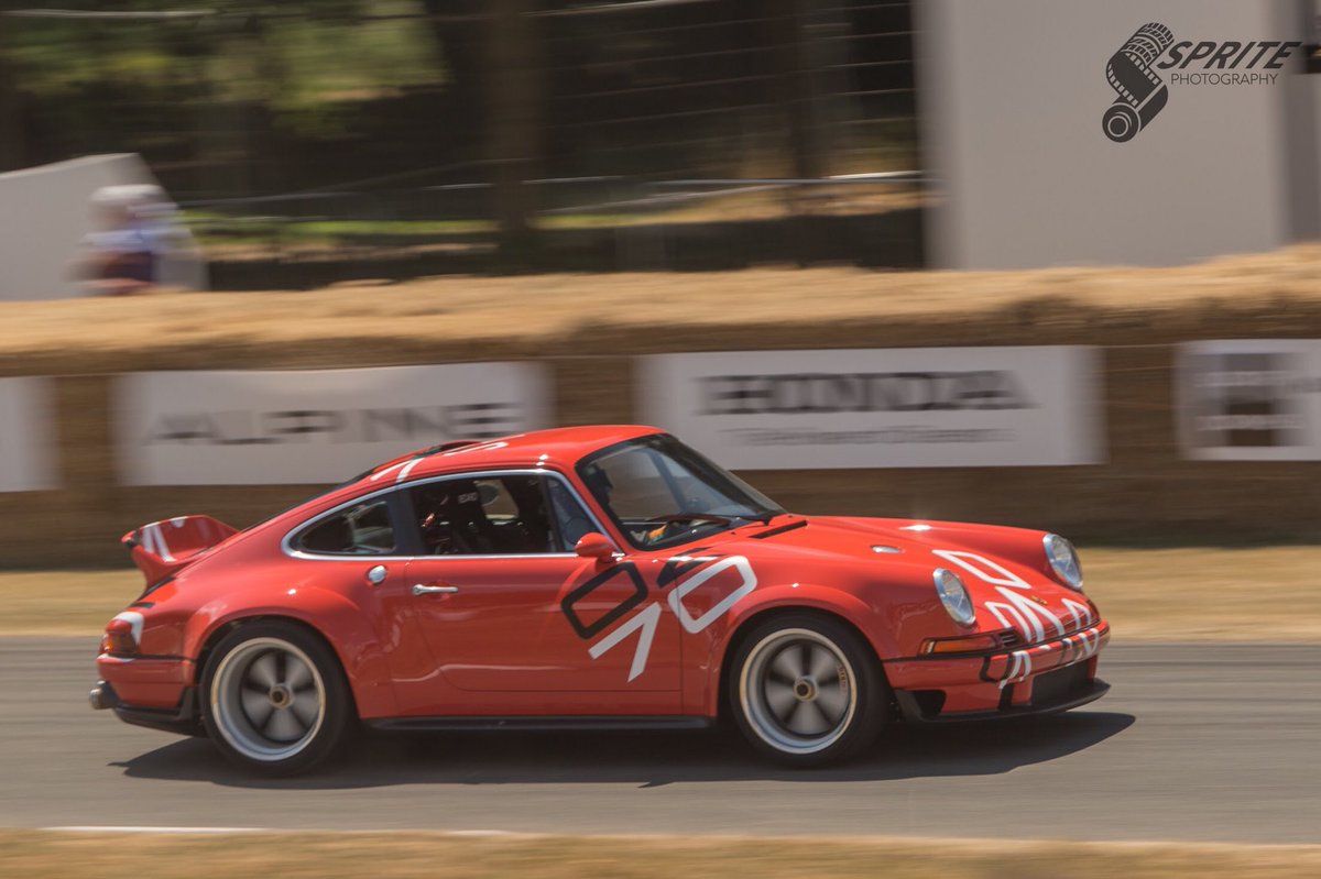 SpritePhotos's tweet photo. A few of my highlights of the @fosgoodwood this year!
#festivalofspeed #automotivephotography #cars #supercars #hypercars #porsche #70th #mclaren #singer #svd #lanciadelta #motorsportphotography #Awesome #racecar https://t.co/LL2AbqNwUh