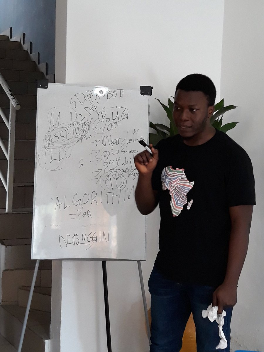 TheDestinyTrust's tweet photo. It's Meet-a-Mentor Saturday at the #TechSummerBootcamp. Foluso Ladipo of Andela tells the children how early learning of programming increases their chance of becoming a world-class tech talent https://t.co/5OqkrzpHlF