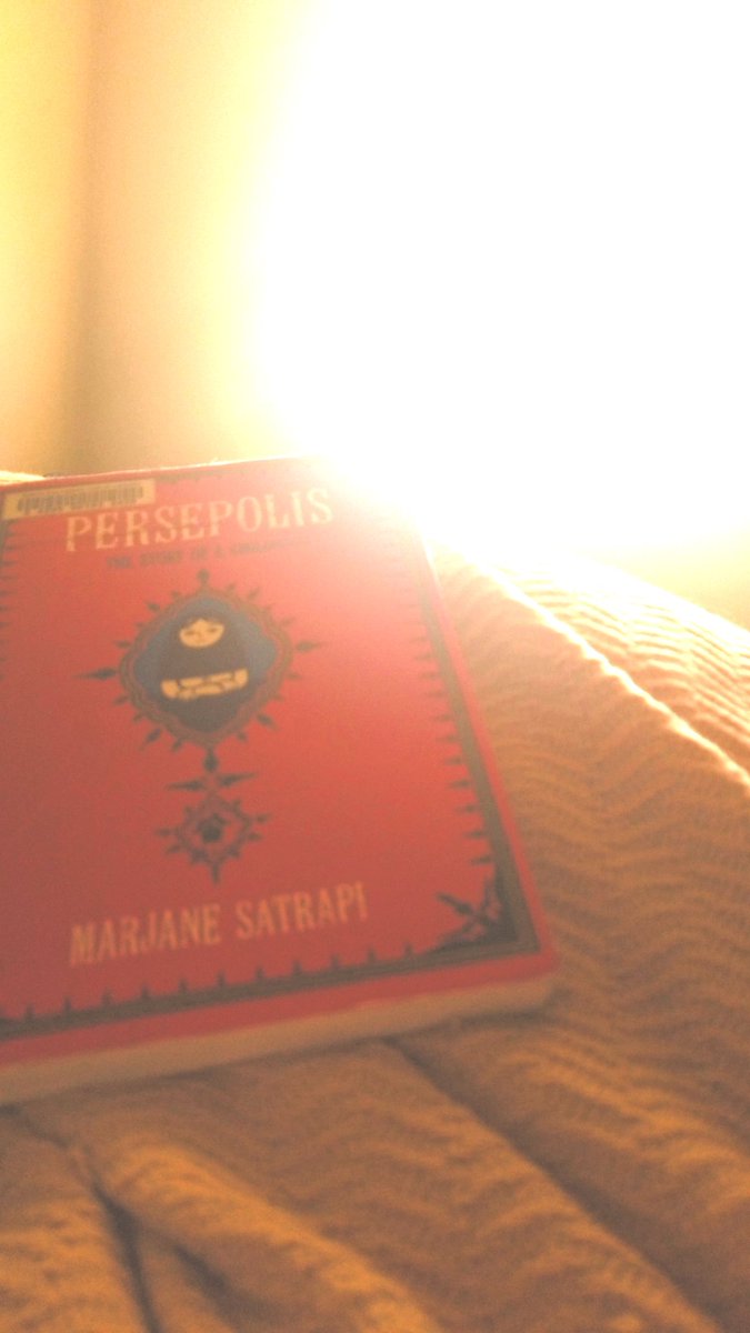 SarahintheS's tweet photo. #readathon Hour 12 update: I forgot to turn off my work alarm, so I'm up. But I think I'll just curl up in bed and read until I planned to actually be up. #morningsun #comfyreading #cozyreading #hatealarms #lovereading https://t.co/UUGNBf30OR