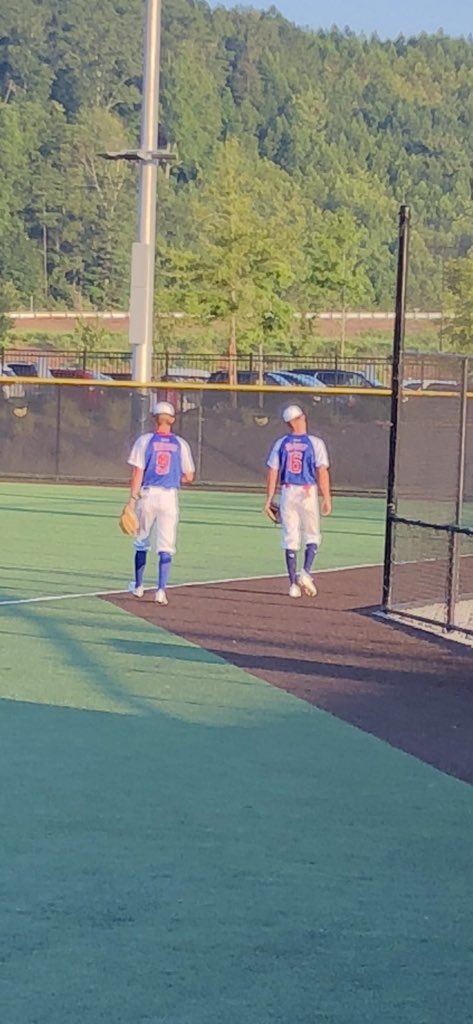 CLUTCHhardball's tweet photo. Getting ready to crank things up with some twinage @DylanBass9 @dustinbass99 https://t.co/CZx8Xl5B6S