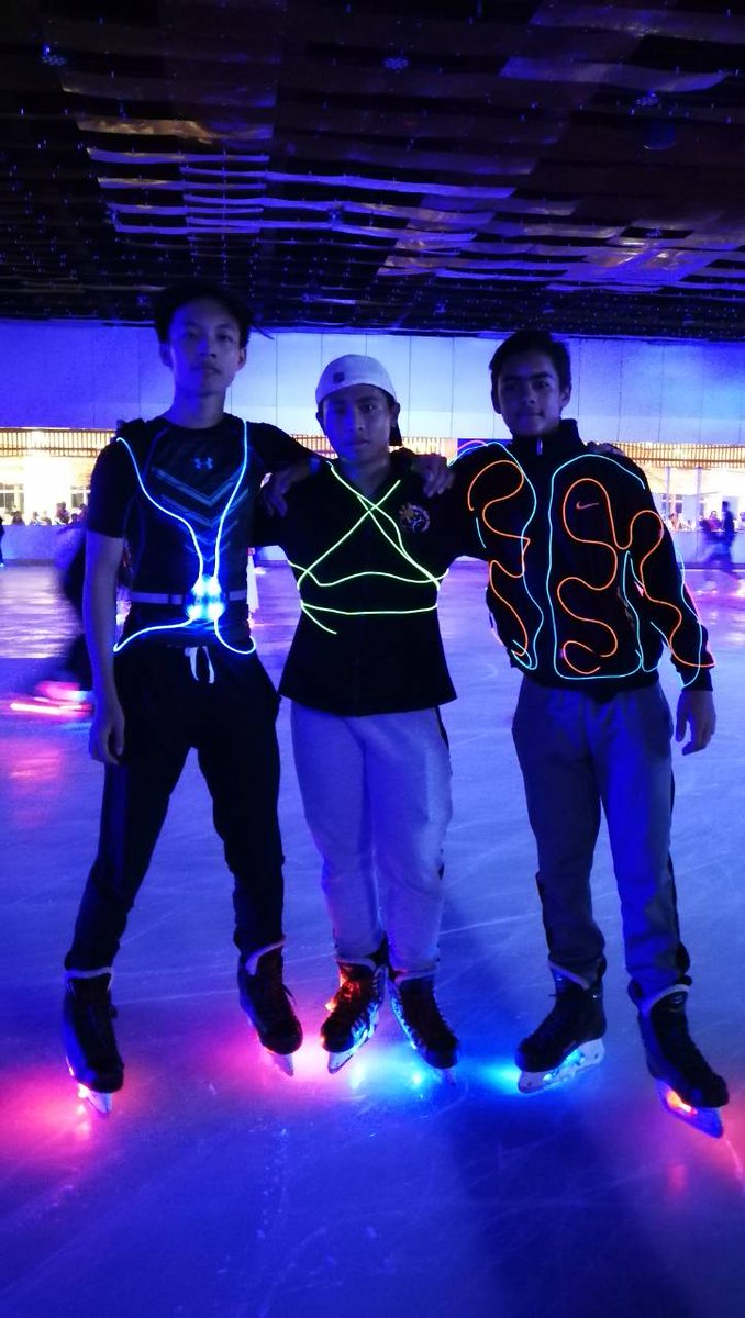 smskating's tweet photo. Squad goals π― #IcePartyAtSMSkating https://t.co/CSb3GScvxB