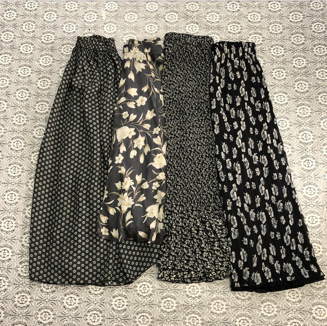 ✔︎ new arrival

《 スカート ♥︎ 》

スカート大量入荷です♡
スカートの中でも黒のプリーツスカートは毎回即完売となっております
気になる方はお早めに♡

#spia #used #中崎町 #大阪古着屋