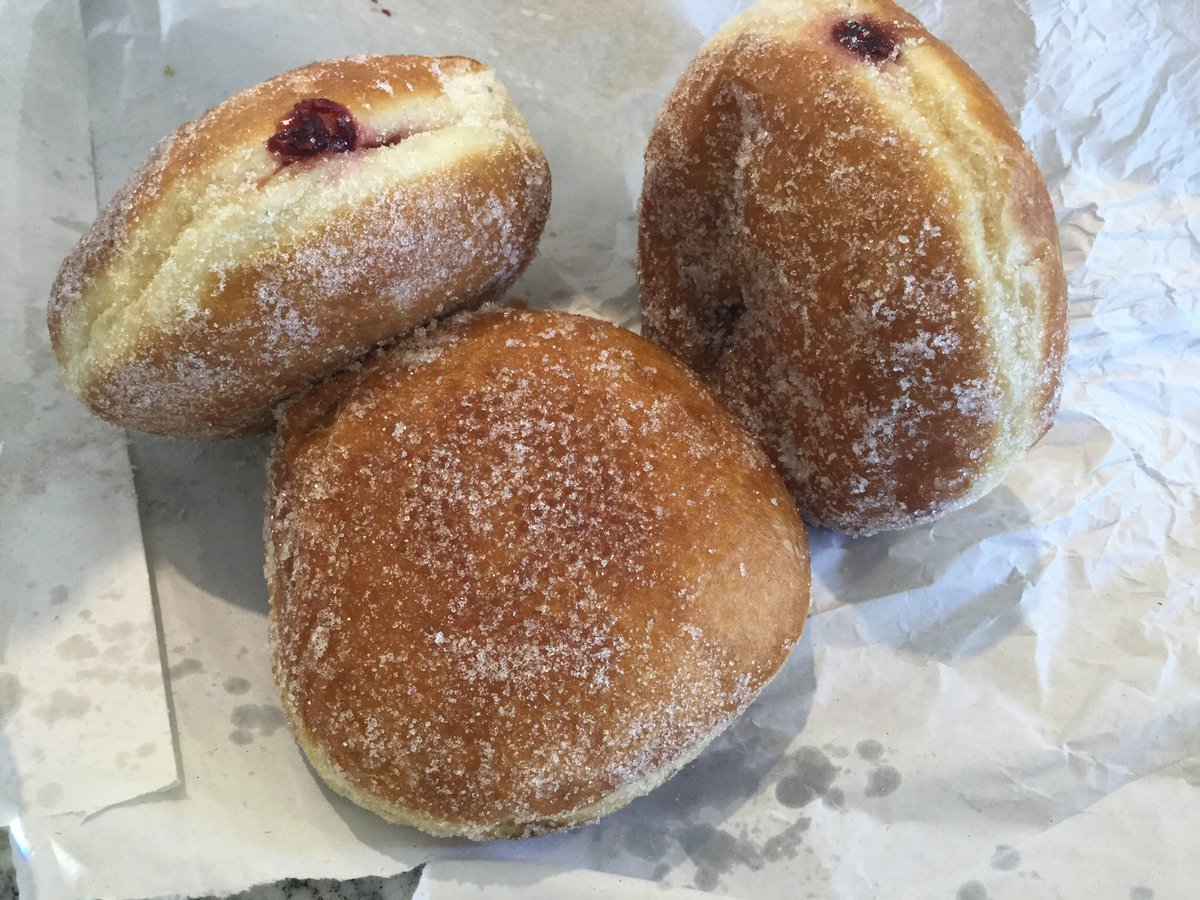 Just bought these ⁦<a href="/Zannisbakery/">Zanni's Bakery</a>⁩ ⁦<a href="/CheshamMarket/">Chesham Local Market</a>⁩ they look 😋. Can’t wait for Zannis to be supplying our shop #localproduce #Chilterns #communityshop