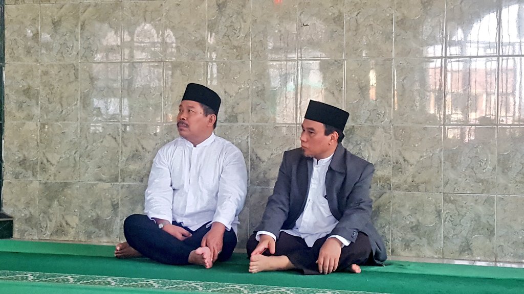 PKS_PSREBO's tweet photo. Jazakallah khair atas kehadiran Ustadz KH. Abdul Muiz Saadih, MA &amp; Ustadzah @dianpurwita_h di #LT212 @PKS_PSREBO 
#AyoLebihBaik https://t.co/HGS8EdoB7G