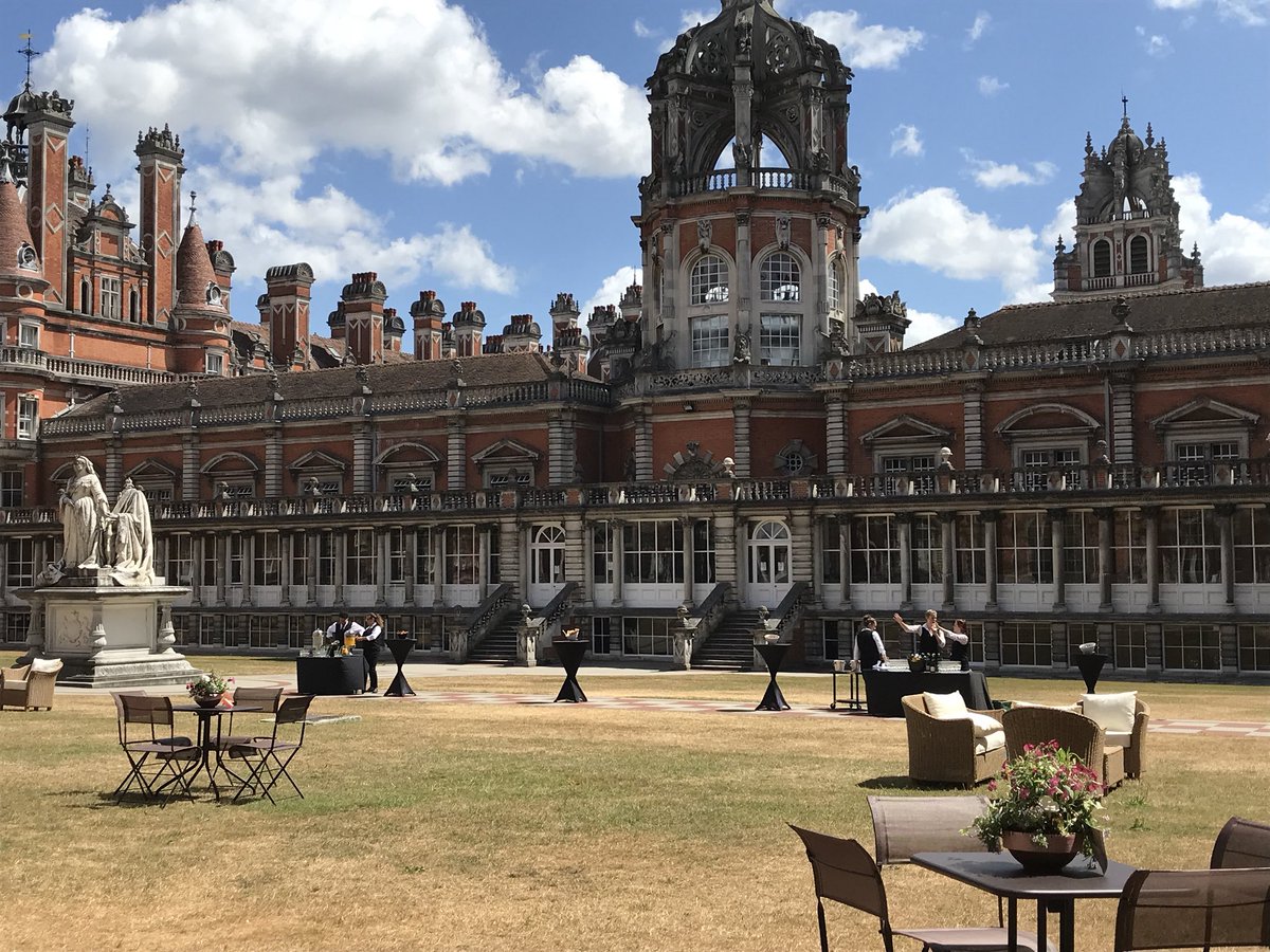 ManishShaah's tweet photo. Preparations underway for another #wedding @RoyalHolloway @RHULConferences. #Sunny_Summer #weddingvenue in #London https://t.co/35kupt0Eu7