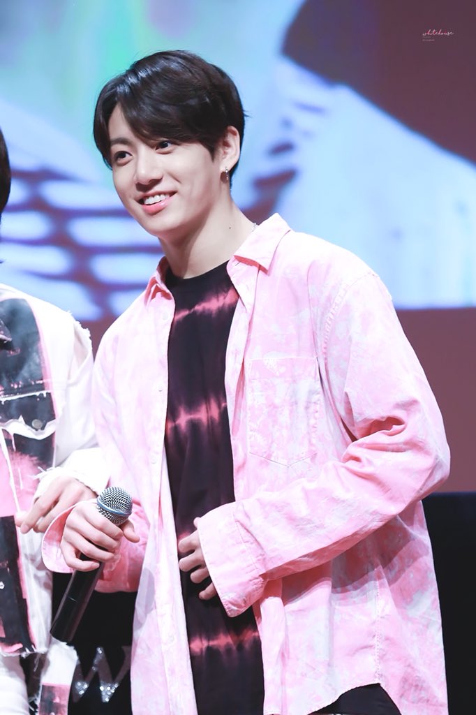 WHITEHOUSE0901's tweet photo. 180602 sound wave

😊

#정국  #JK  #JUNGKOOK  #BTS  #방탄소년단   @BTS_twt https://t.co/mYFW8cMSrq