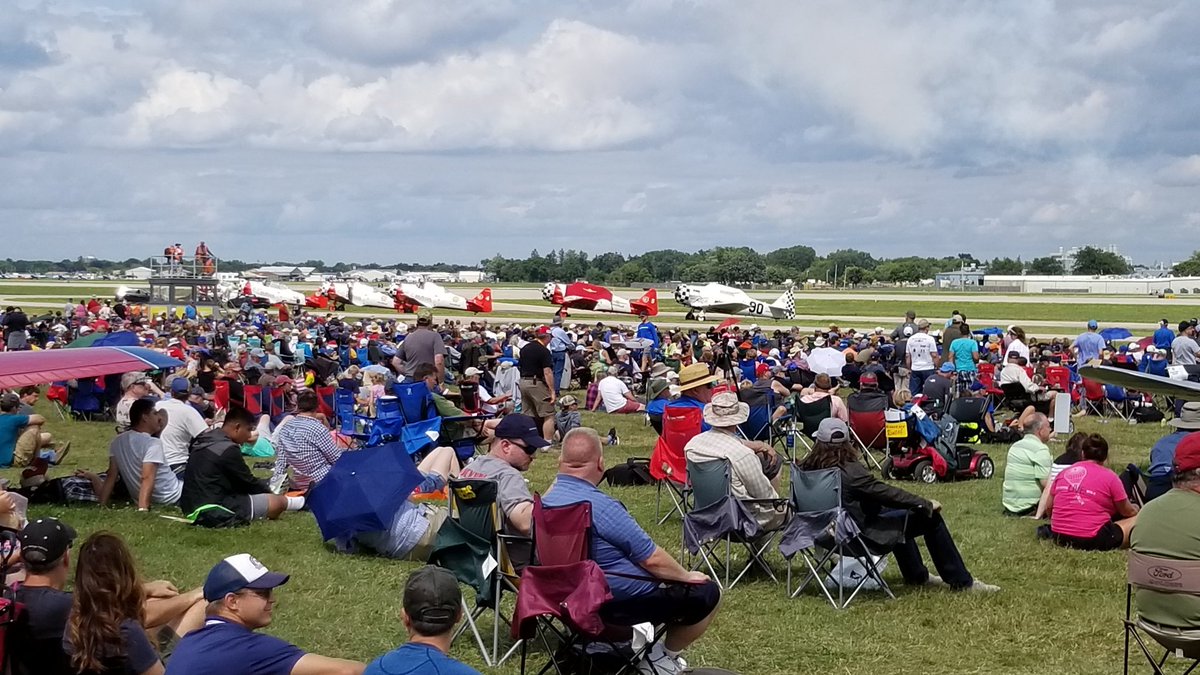 thebrianbeyer's tweet photo. The air show Friday was top notch...so many great planes and pilots.  More today... https://t.co/avtFCcjMBz