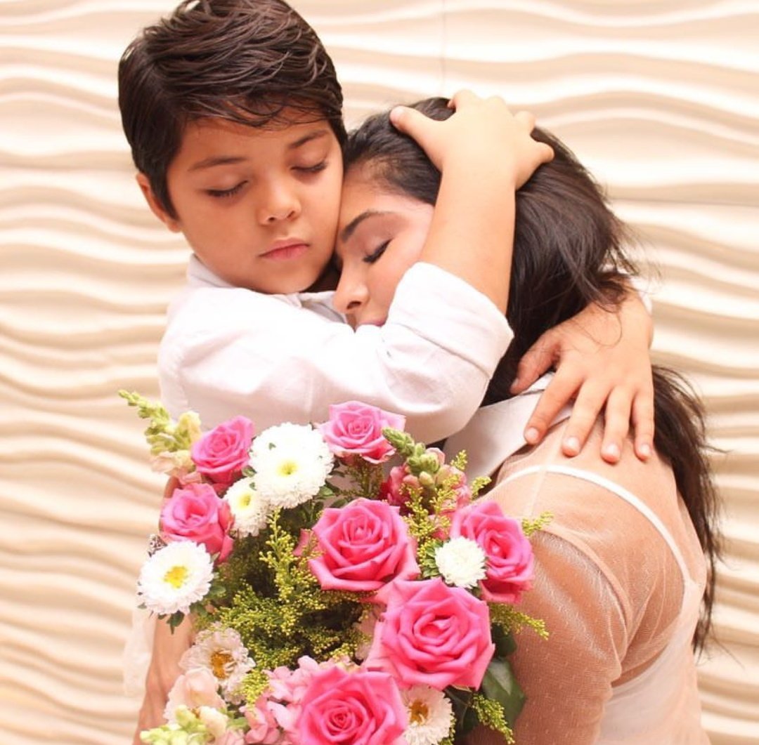 🙏🏼❣️Gratidão a Deus por permitir viver tantos lindos milagres, a minha família, meus seguidores e fãs, as minhas intercessoras espirituais, aos amigos, e a minha maior fonte de energia, força e resiliência; MEU FILHO! #Gratidão#Paz #Livre #Leve #Missaocumprida #Honra