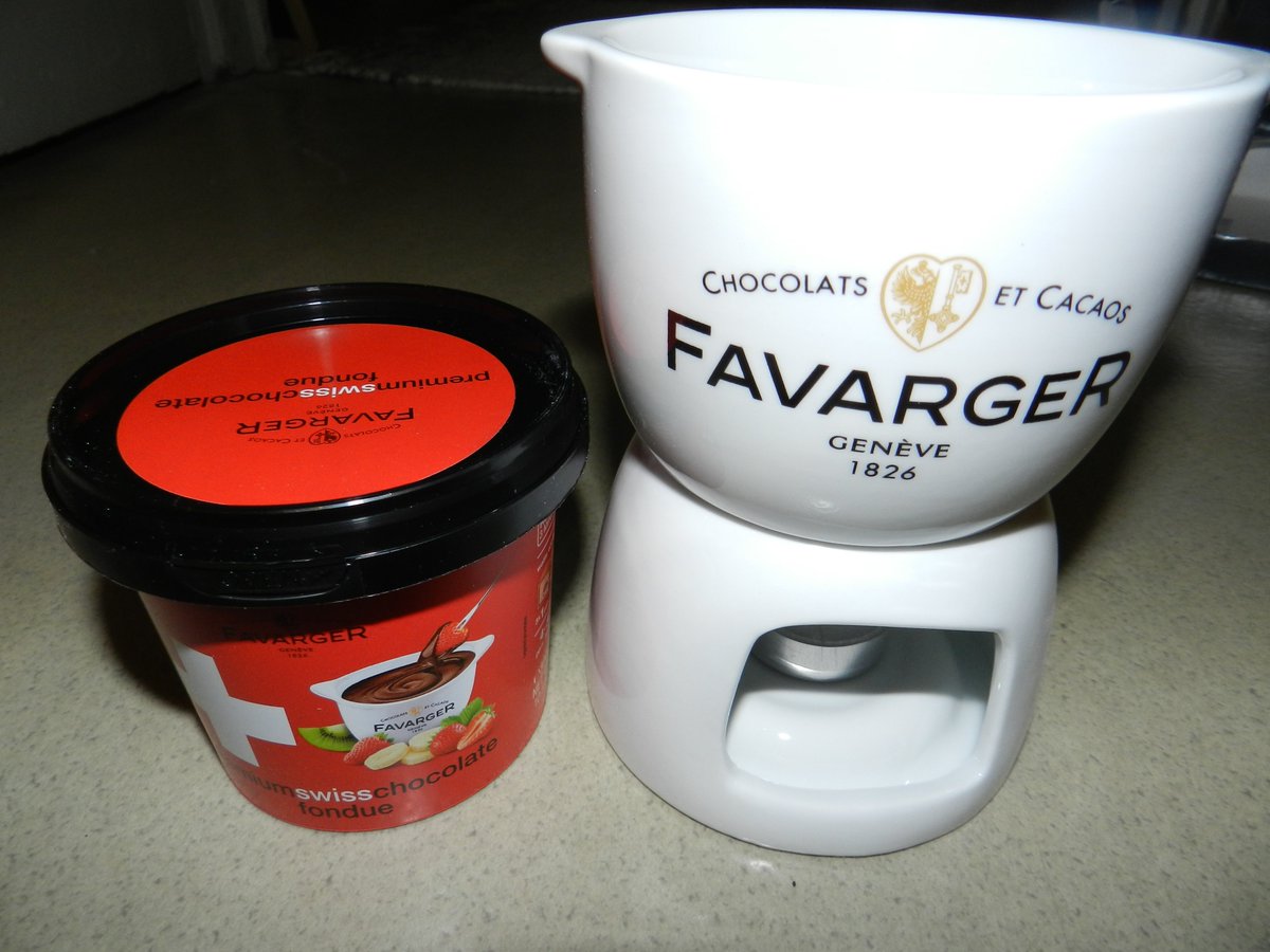 ChocoEmotion's tweet photo. Guided a group of 20 people to experience the #chocolate making at #Favarger #Geneve #Switzerland. A very rear opportunity to explore chocolate #factory. Had to buy the chocolate #fondue #kit https://t.co/py06P2kcr2