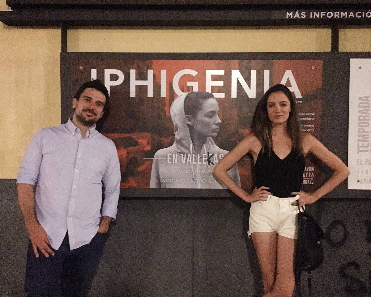María Hervás cuenta que tuvo la suerte de que #IphigeniaEnVallecas y ella se encontraran mutuamente, pero la suerte la tuvimos nosotros. Muchas gracias a ambas por este trabajo, por el sentimiento y por transportarnos. ¡Qué buen teatro se hace en este país! 😊💜