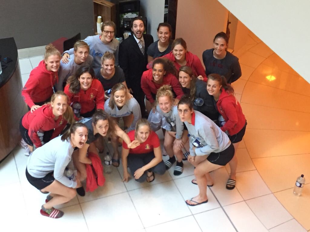 SimonLetchford's tweet image. Fun morning for the ⁦@BELRedPanthers⁩ as their minds were freed up by the artistry and skills of ⁦@samtheemagician⁩ ahead of playing Japan later today. Thanks Sam! #quickhands #illusion #performance