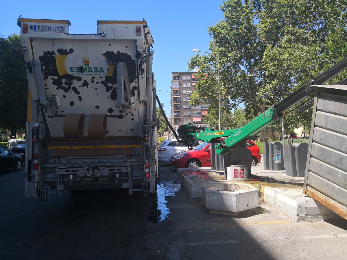 ofanon's tweet image. Accidente en #Alcorcón. Se ha partido el brazo hidráulico.