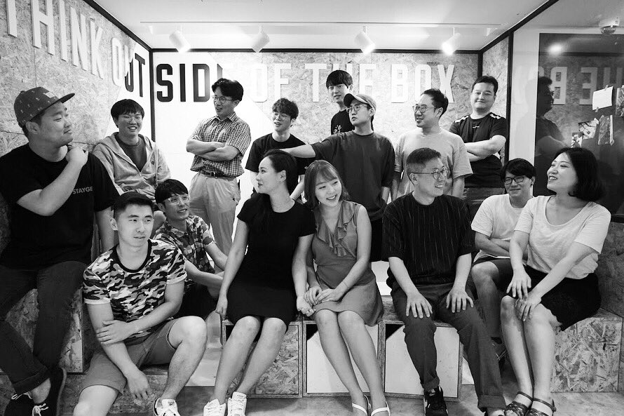 STAYGE_One's tweet photo. [STAYGE ONE] #STAYGE_team✨
Dreaming of an ecosystem for artists-fan  #STAYGE_One
-
We took a picture a week ago. And there's more members on the team.😆😝 The STAYGE is growing thanks to the team members. 🙏🏻
#team #STAYGE #officepicture #teampower https://t.co/rzdjyuNJcb