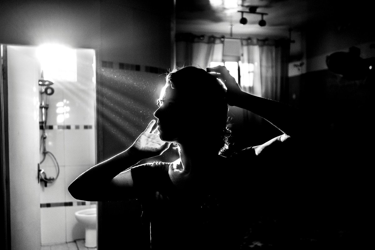 AidaBallmann's tweet photo. Transforming my darkness into light.
Foto: @seluvega
#darkness #light #transformation #actress #actresslife #acting #dakar #senegal #travel #cinema #documentaryfilm #sandpath #oscuridad #luz #transformacion #actriz #actuar #cine #viajar #documental @caminodetierra https://t.co/sbJkwXUymm