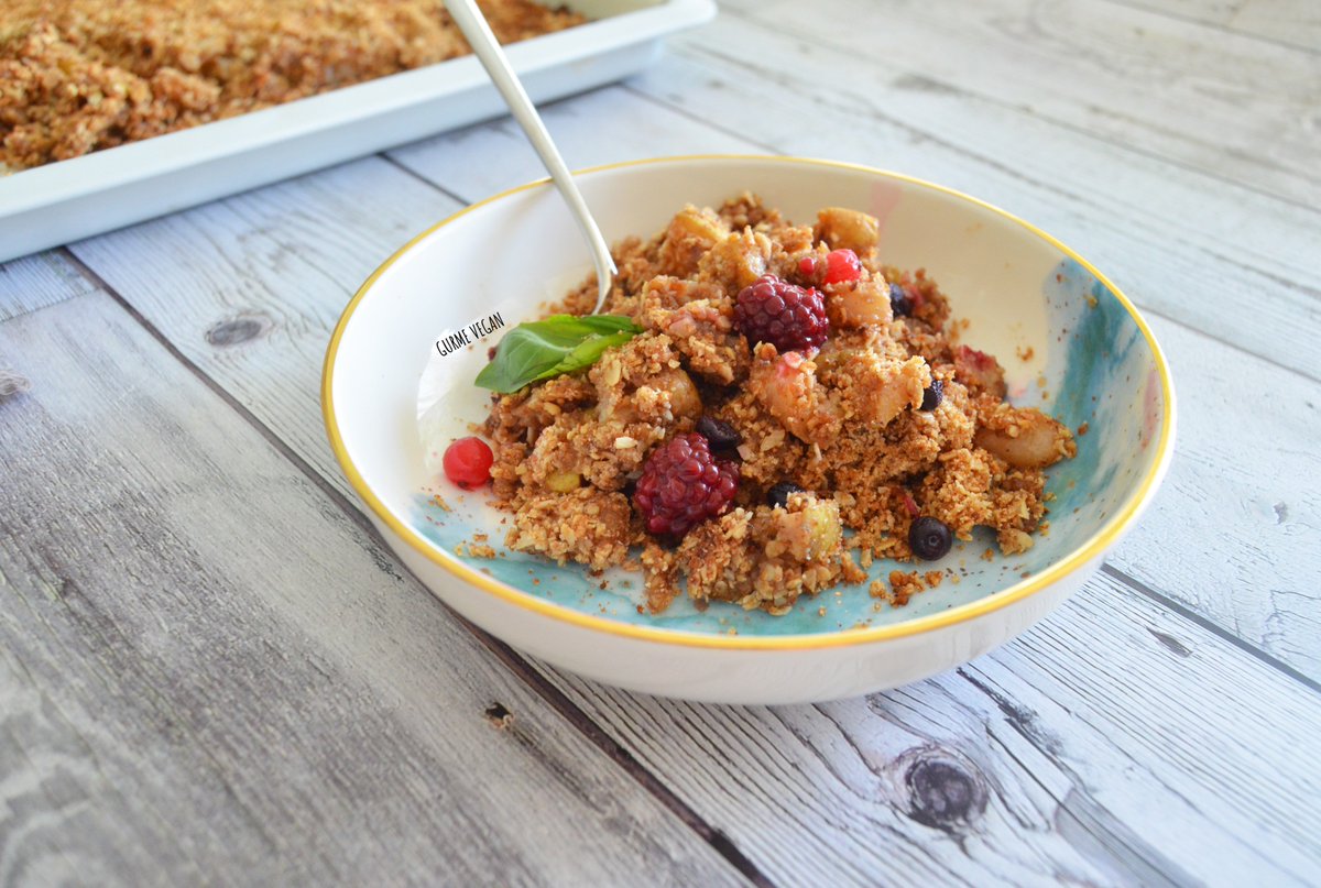gurmevegan's tweet photo. Oat walnut crumble with pear cubes π
It is perfect topping for an icecream or whipped coconut cream π΄ β¨
.
.
#crumble #pearcrumble #f52grams #veganfood #veganfoodshare #veganrecipes #gurmevegan #veganskt #veganmat #vegansverige #veganstockholm #vegangoodness #plantbased #vegan https://t.co/jwL9XkTIep