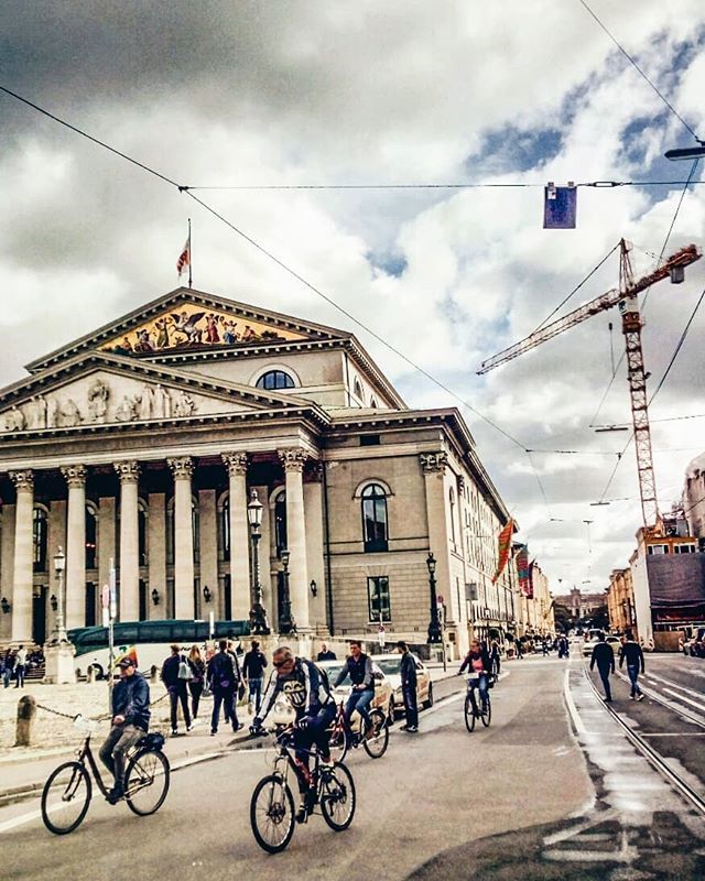 homeawaywithme's tweet image. Munich. Biking in Bavaria pleases me. Especially by the the opera house. Do you like biking? 🚲 ©@homeawaywithme  #homeawaywithme 
#girlsrunfast #powerofshe #girlswhorun #dreambig #youcandoit #findyourstrong #iwill #staypositive #beatyesterday #workou… ift.tt/2OnsLoN