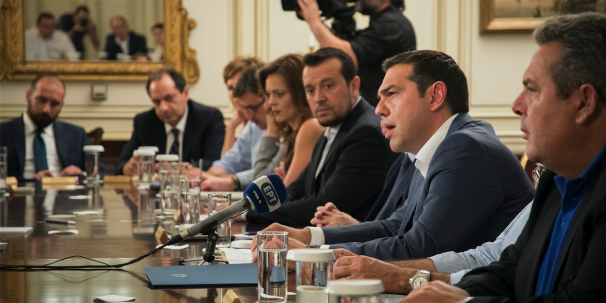 readmonopol's tweet photo. Retweeted LiFO (@lifomag):

Νομική υποχρέωση απ’ το Σύνταγμα: «Η ομολογία Πρωθυπουργού περί πολιτικής ευθύνης συνεπάγεται πτώση-παραίτηση της κυβέρνησης» https://t.co/SyDwxSGOmD https://t.co/Fns1fA3L0O