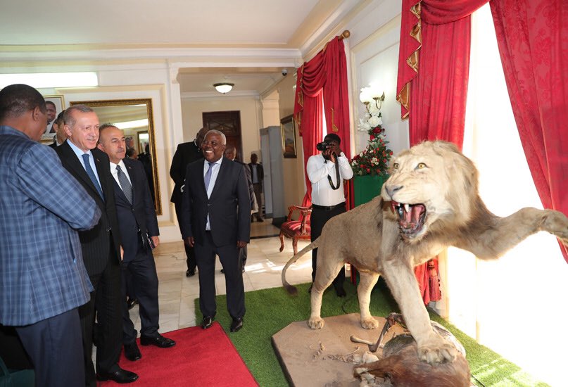 Cumhurbaşkanı Erdoğan, Zambiya Cumhurbaşkanlığı Sarayında tccb.gov.tr/haberler/410/9…